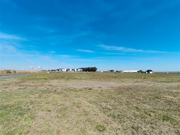 1637 m² Land available in Secunda