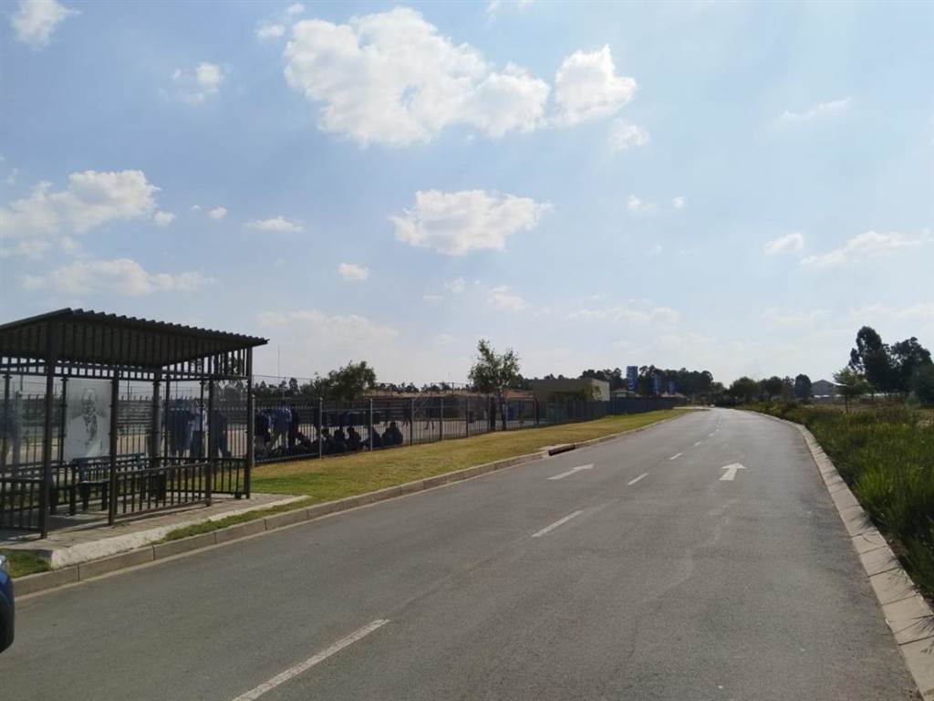 701 m² Land available in Helderwyk photo number 10