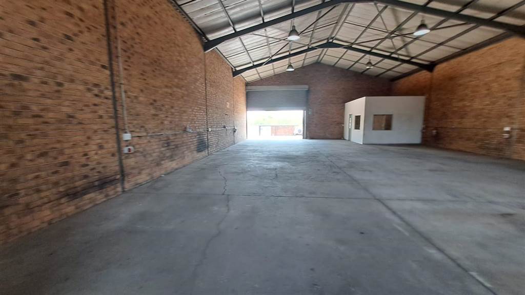 260  m² Industrial space in Derdepoort photo number 11