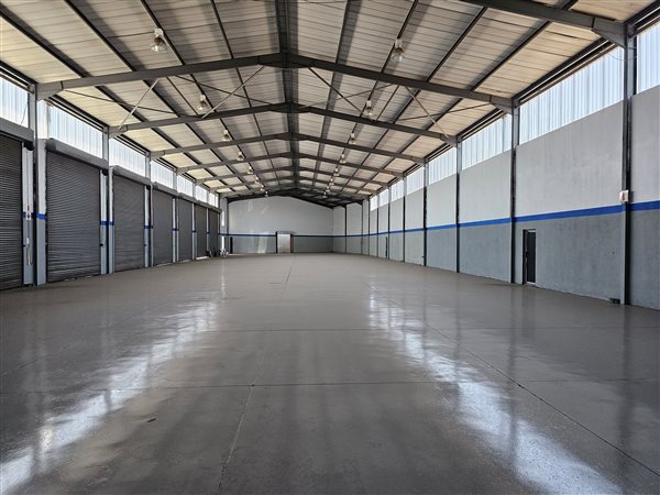 1 400  m² Industrial space