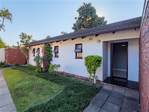 Townhouse in Cowies Hill Park