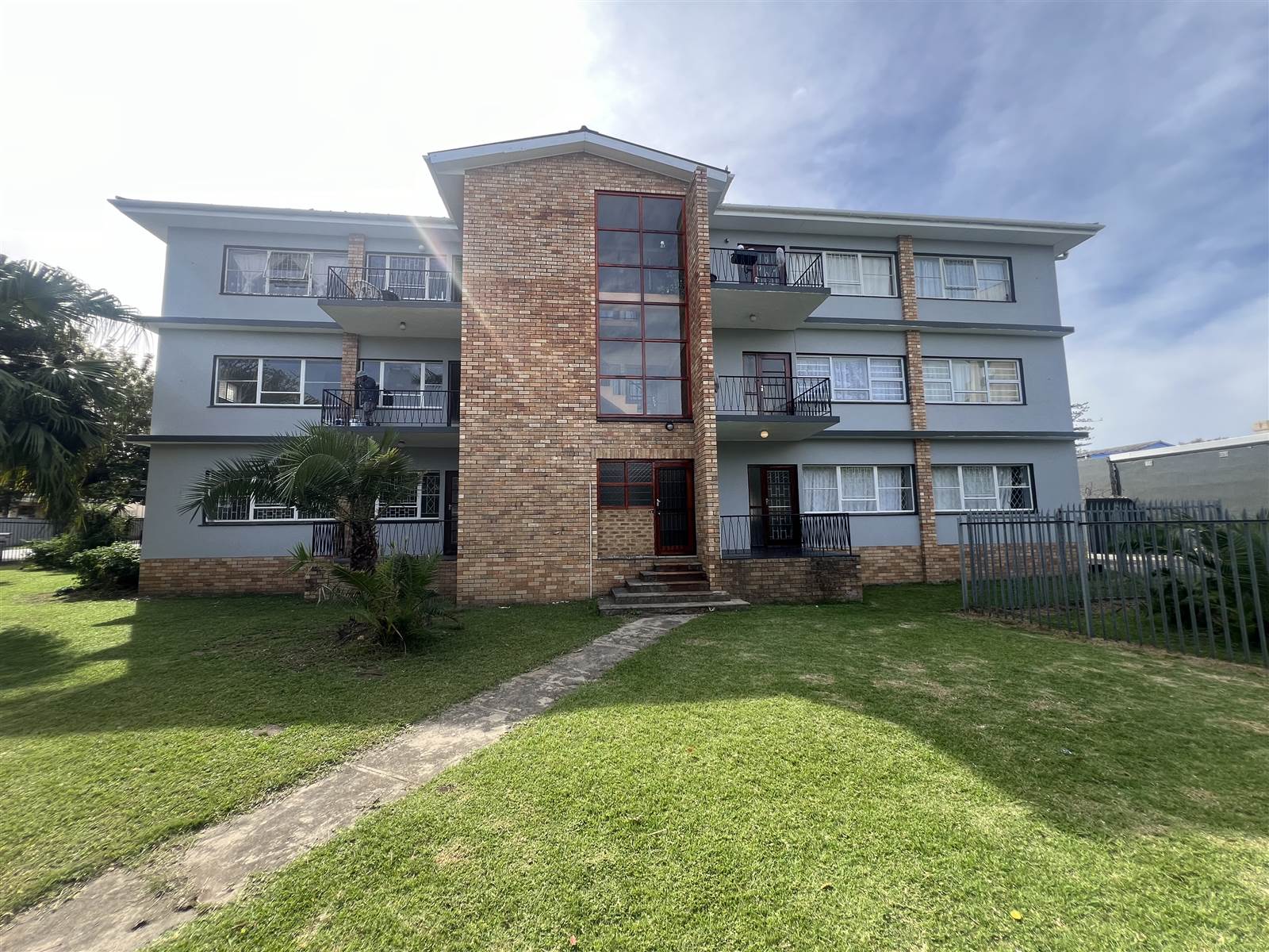 1226  m² Commercial space in Southernwood photo number 1
