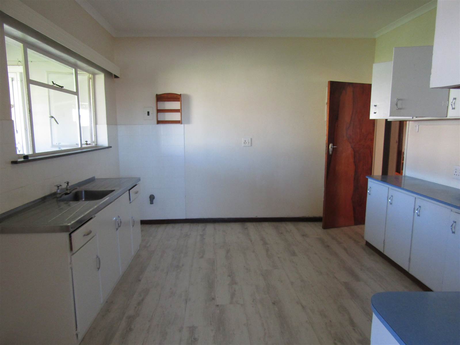 4 Bed House in Humansdorp photo number 7