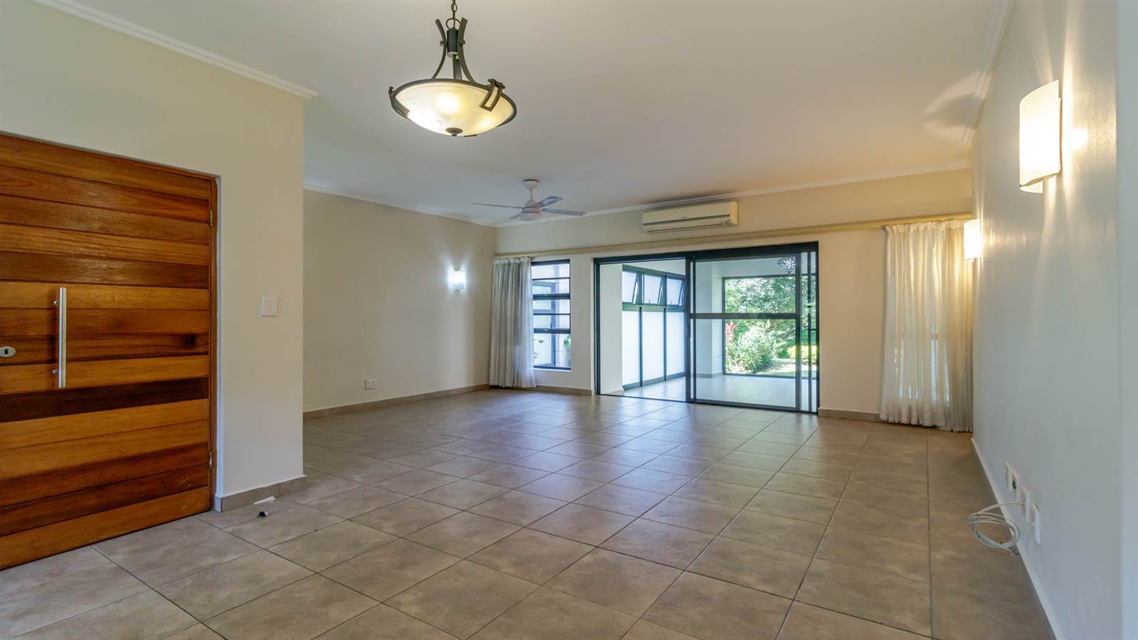 3 Bed Apartment in Palm Lakes Estate photo number 6