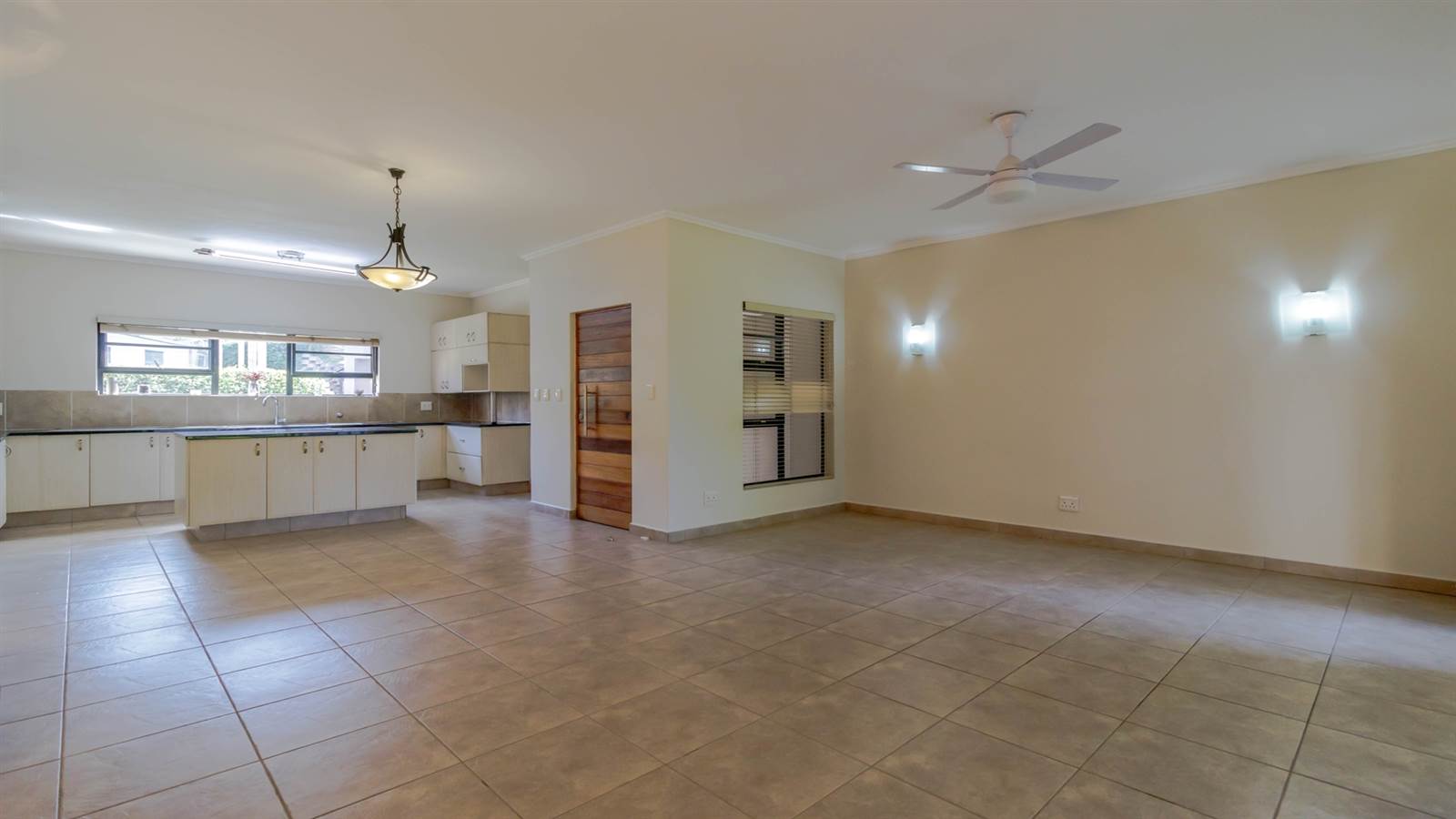 3 Bed Apartment in Palm Lakes Estate photo number 7