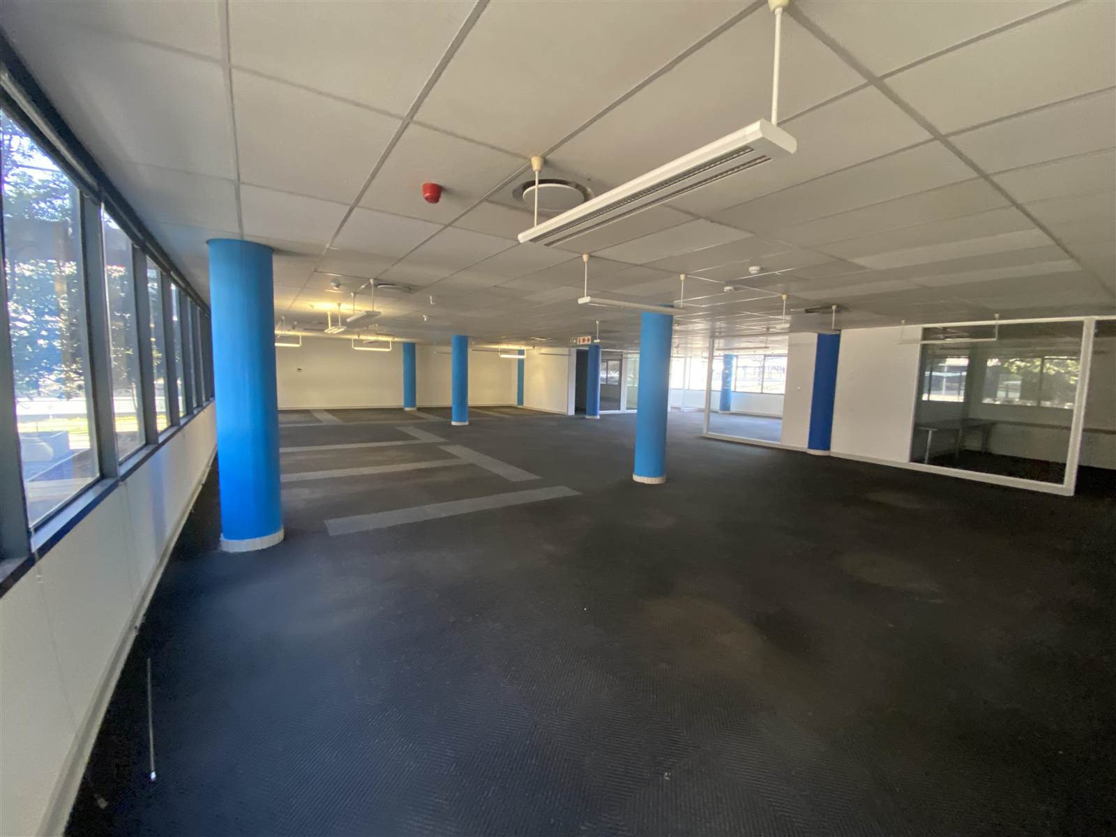 1700  m² Commercial space in Woodmead photo number 2