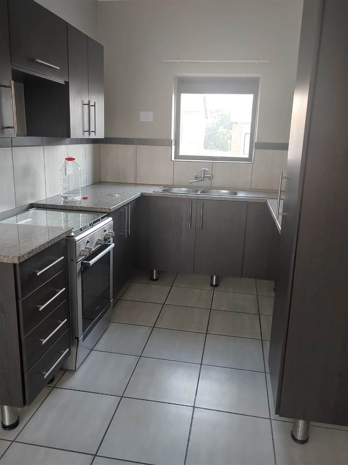 2 Bed Flat in Trichardt photo number 7
