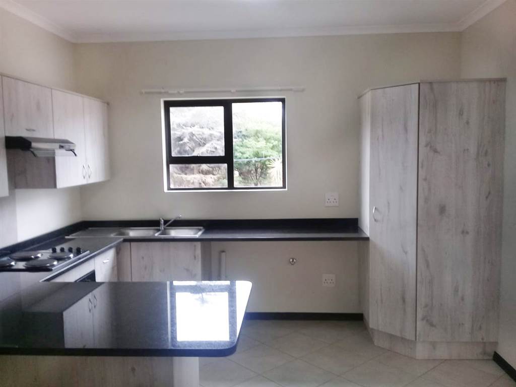 2 Bed Apartment in Benoni North photo number 6