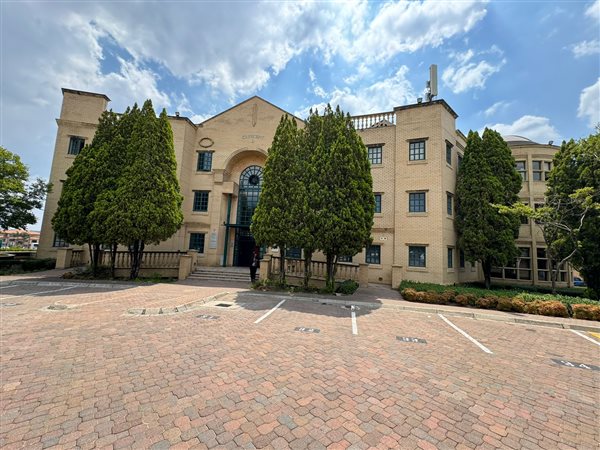280  m² Commercial space in Sunninghill