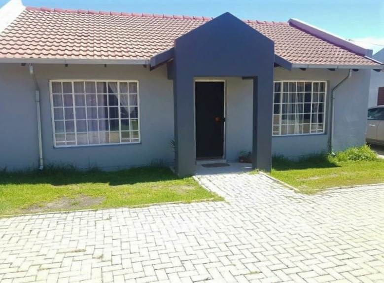 7 Bed Townhouse in Trichardt photo number 1