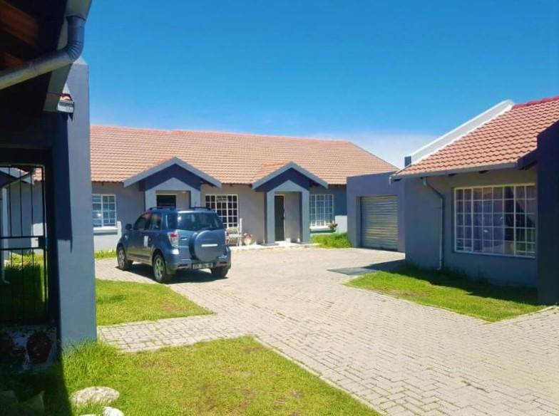7 Bed Townhouse in Trichardt photo number 2