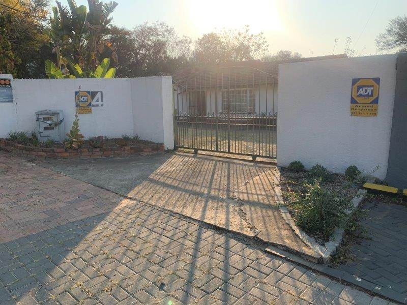 4 Bed House in Bloubosrand photo number 30