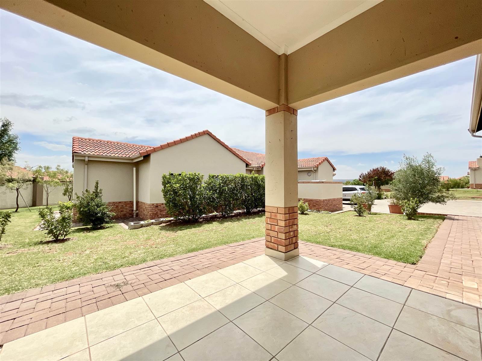 2 Bed House in Hazeldean (Silverlakes Surroundings) photo number 13