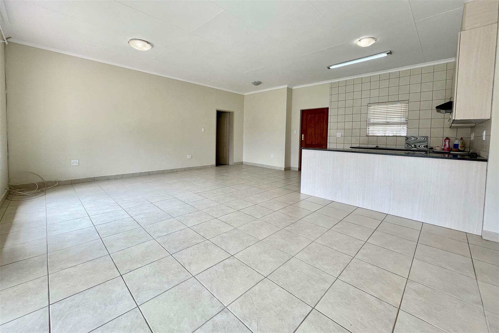 2 Bed House in Hazeldean (Silverlakes Surroundings) photo number 4