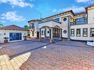 4 Bed House in Dainfern Golf Estate