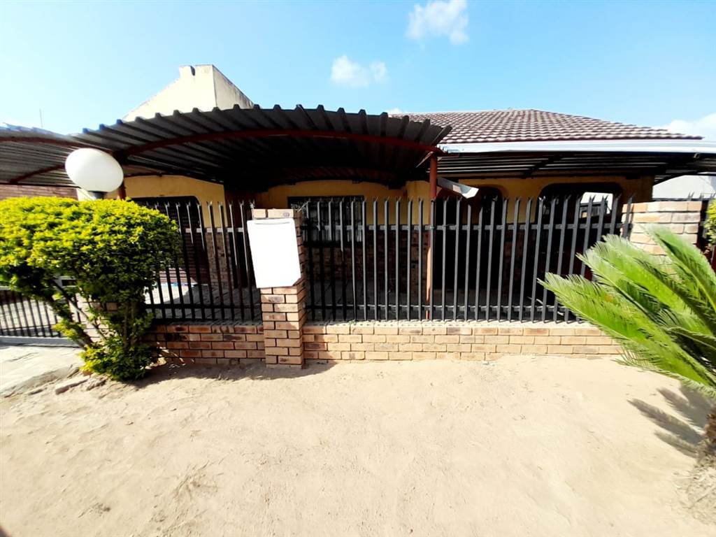3 Bed House in Phalaborwa photo number 23