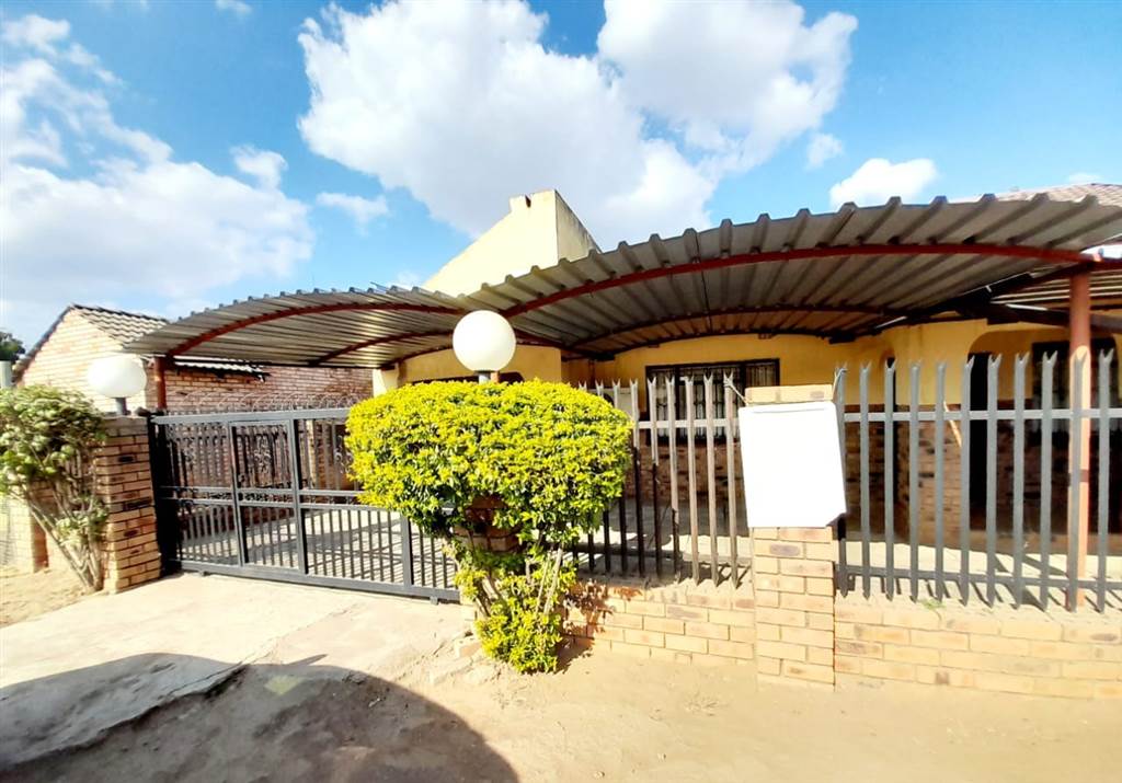 3 Bed House in Phalaborwa photo number 21