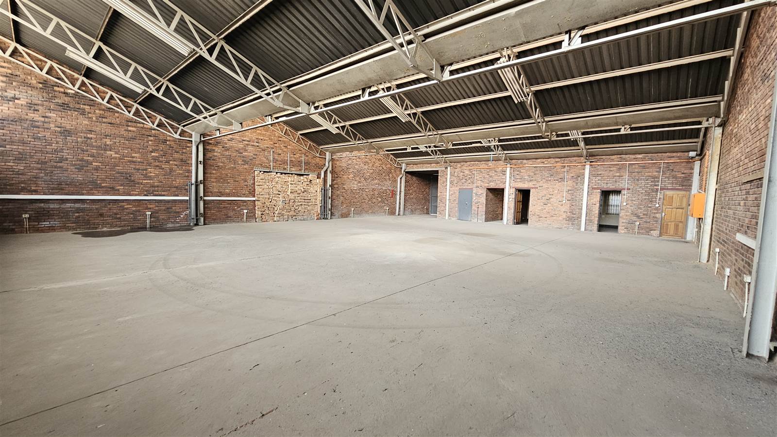 820  m² Industrial space in Primrose photo number 1