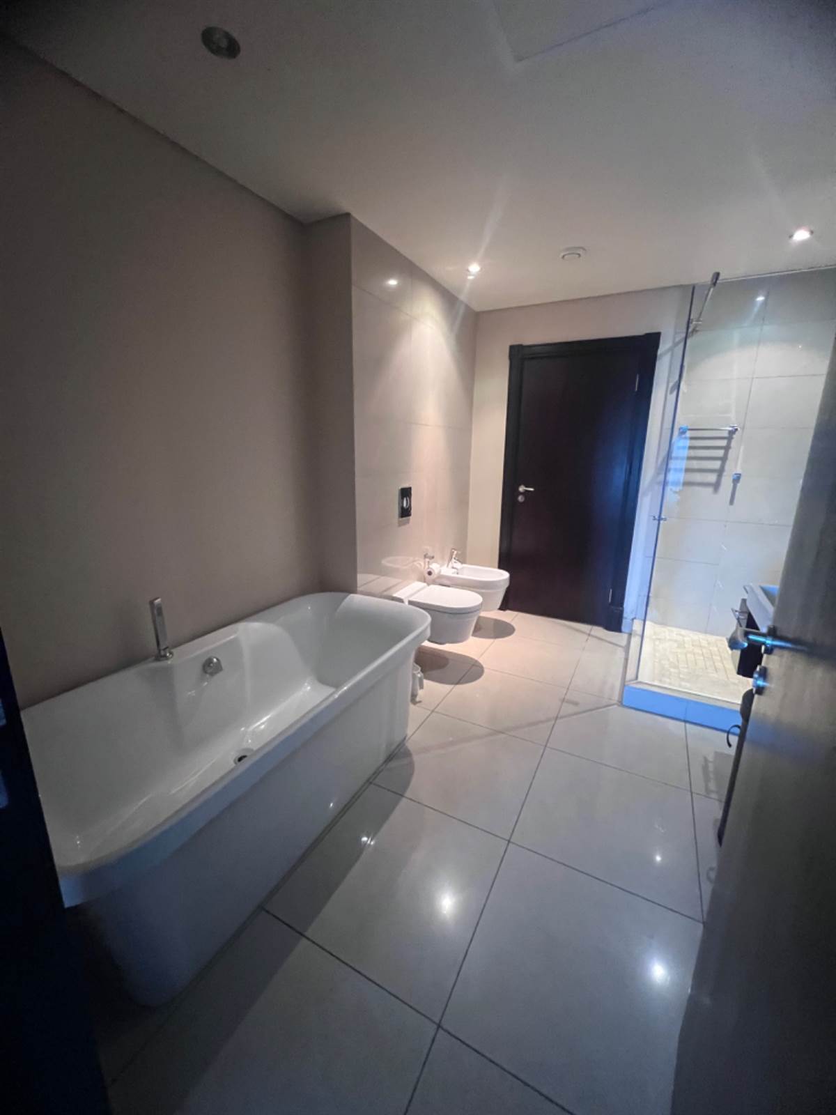 1 Bed Apartment in Umhlanga Rocks photo number 11