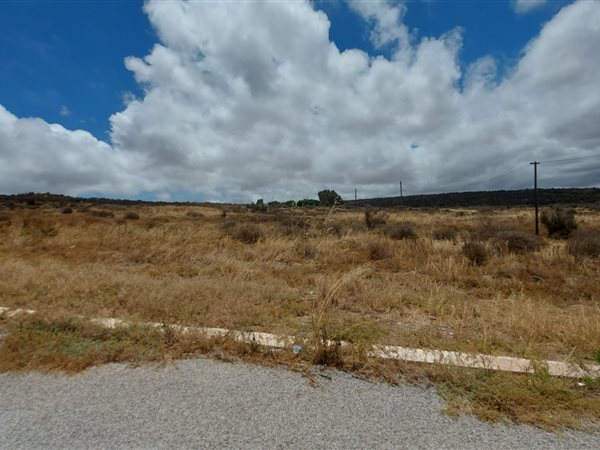 556 m² Land