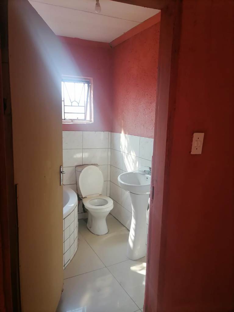 4 Bed House in Mabopane photo number 14