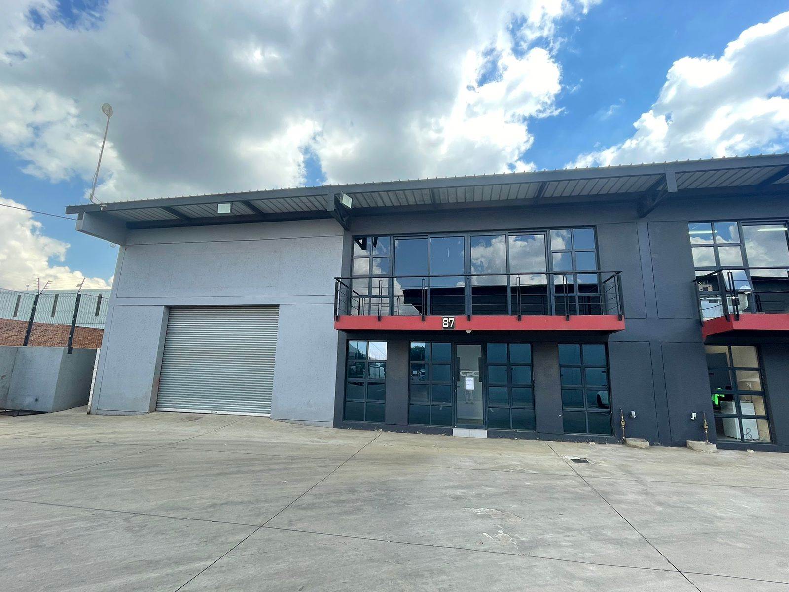 336  m² Industrial space in Pomona photo number 1