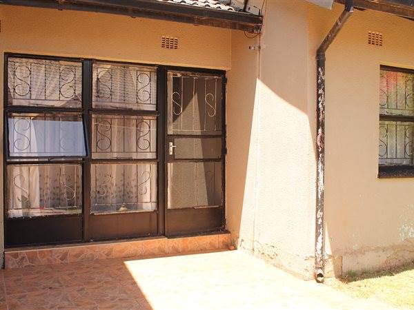 3 Bed House in Dobsonville photo number 16