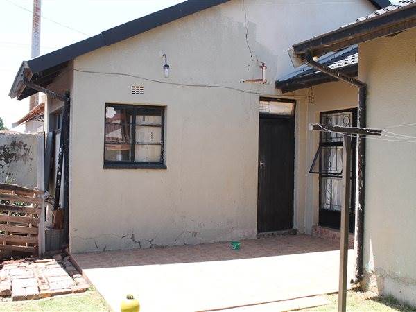 3 Bed House in Dobsonville photo number 18