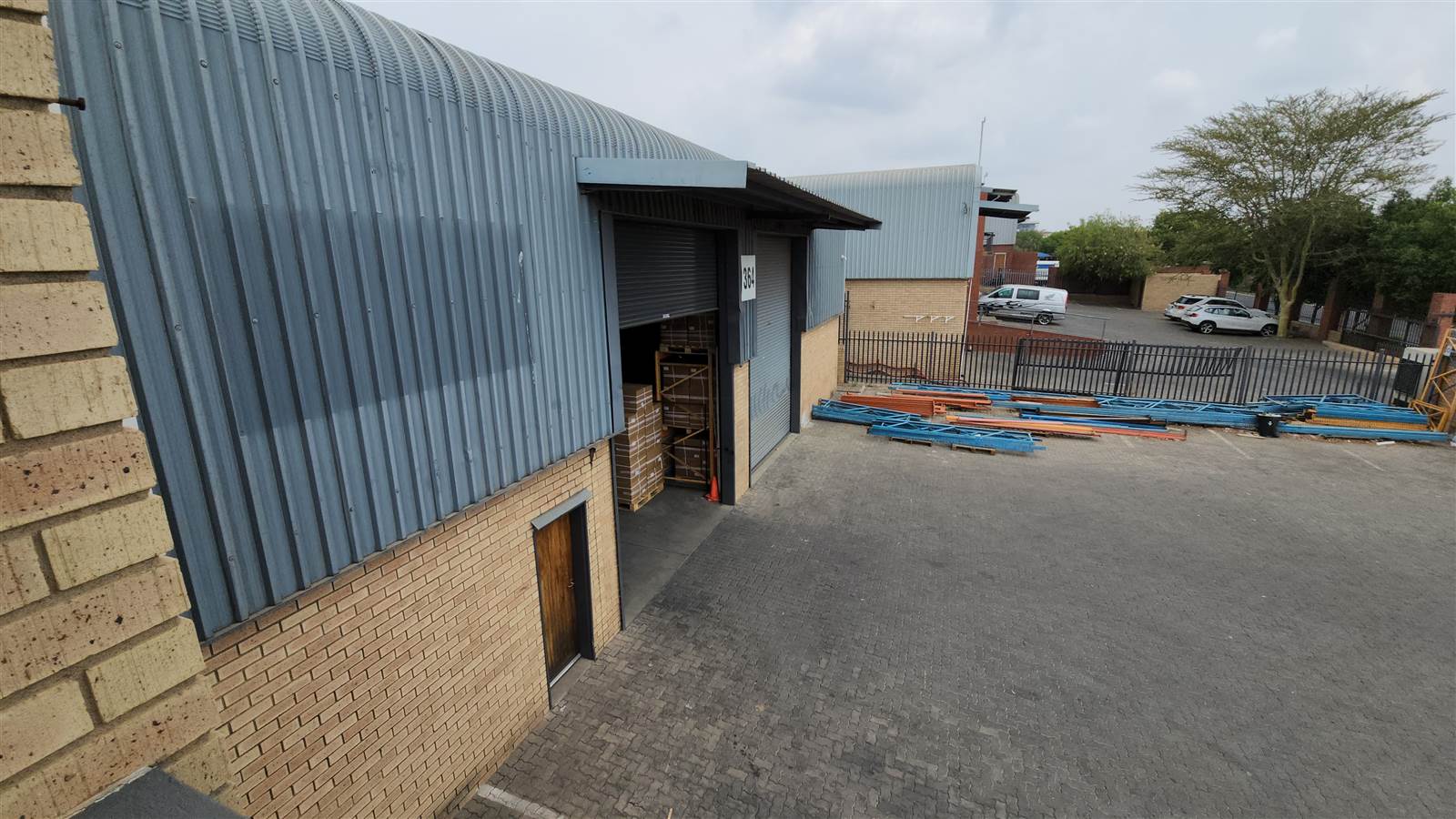 1607  m² Industrial space in North Riding photo number 18