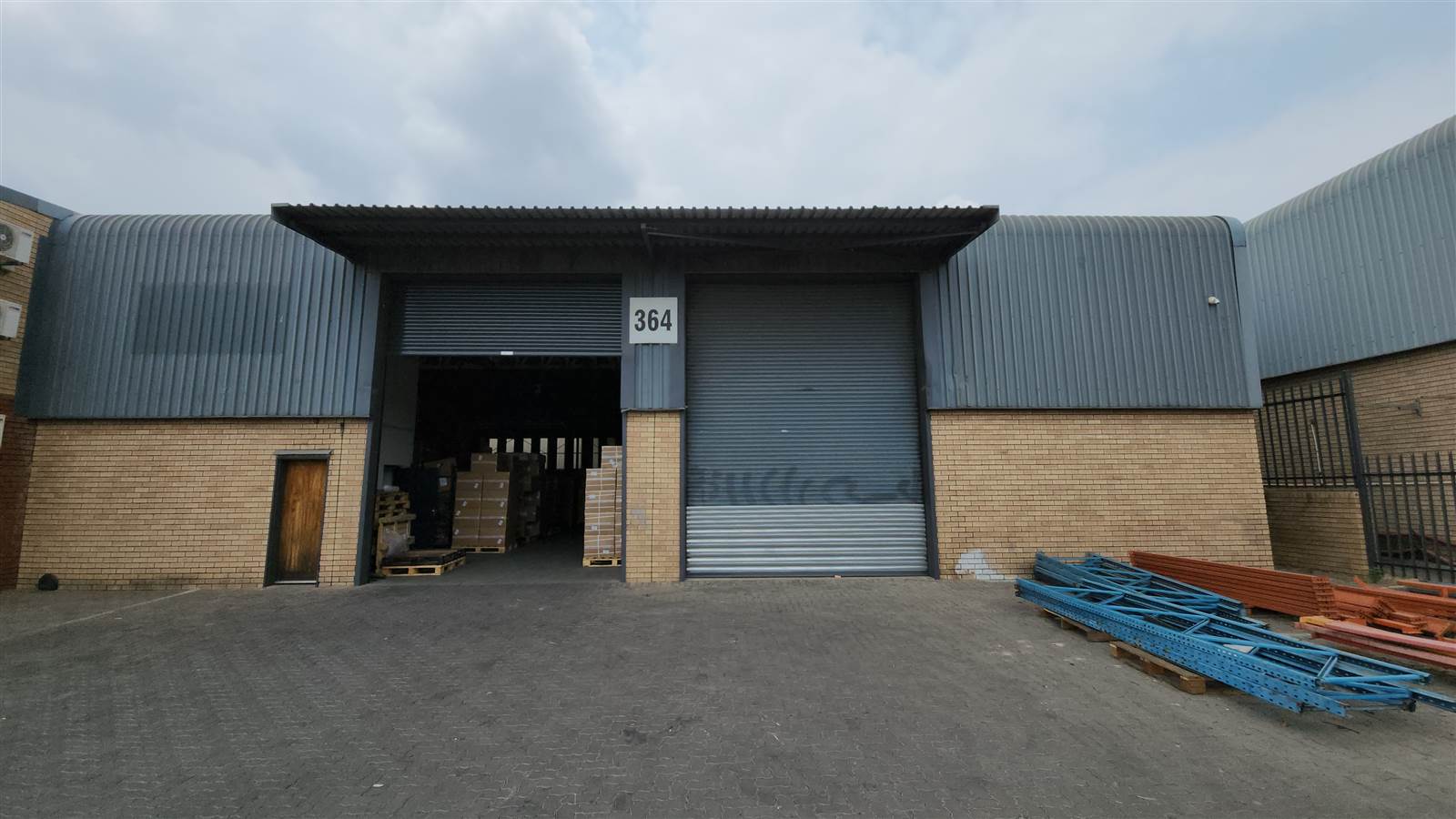 1607  m² Industrial space in North Riding photo number 11