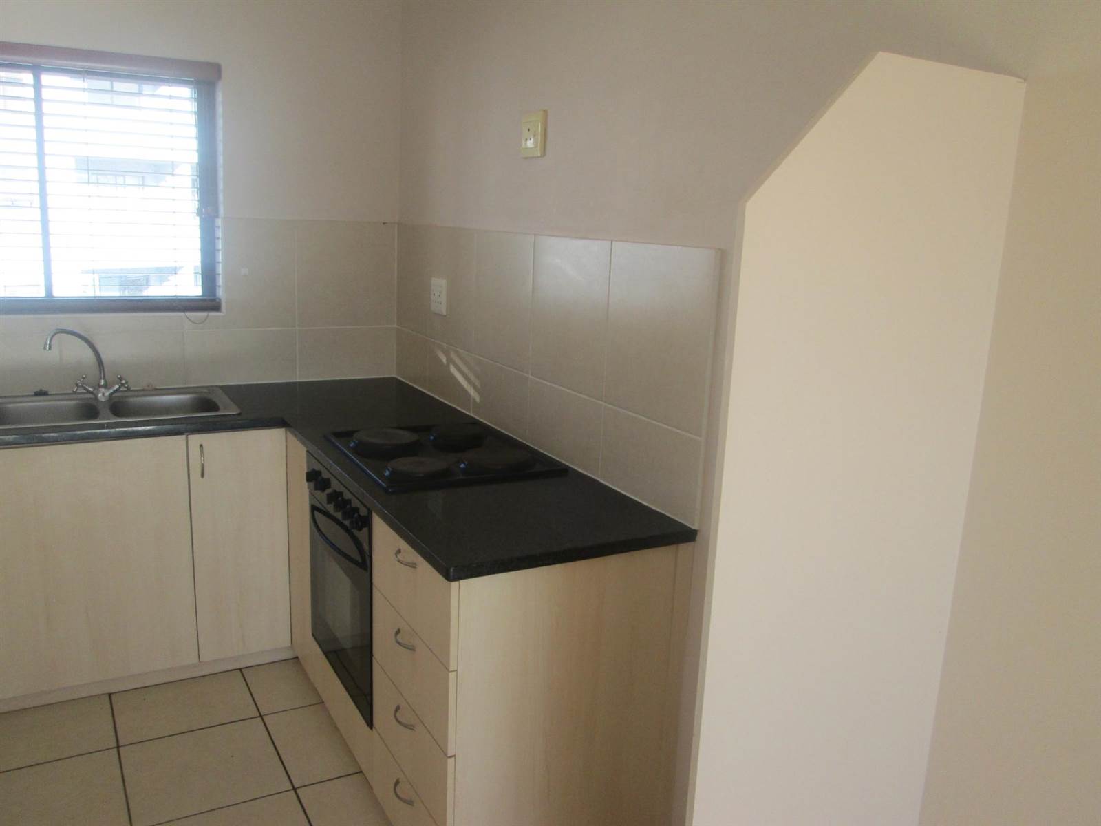 2 Bed Flat in Malmesbury photo number 3