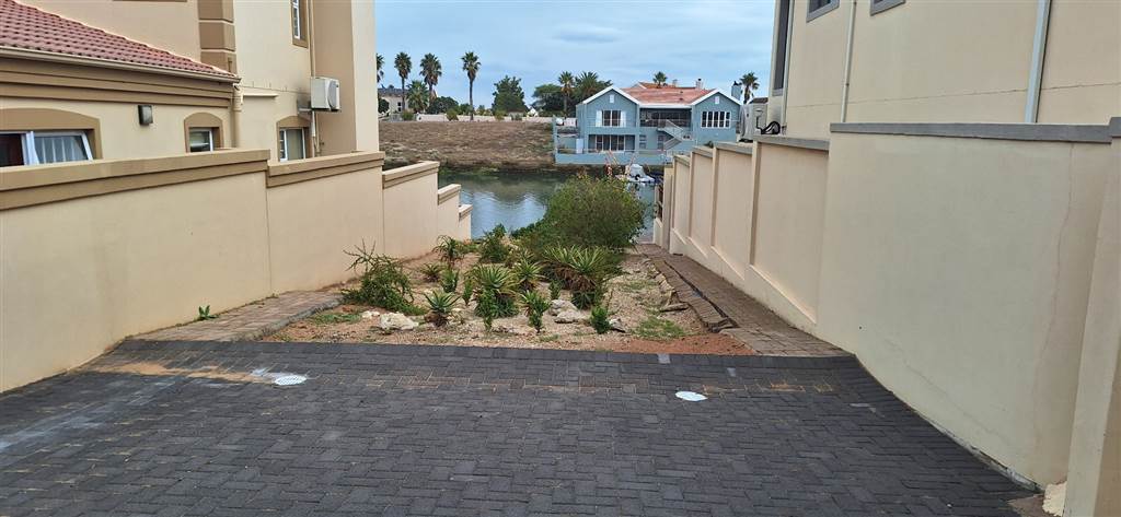 3 Bed House in Port Owen photo number 17