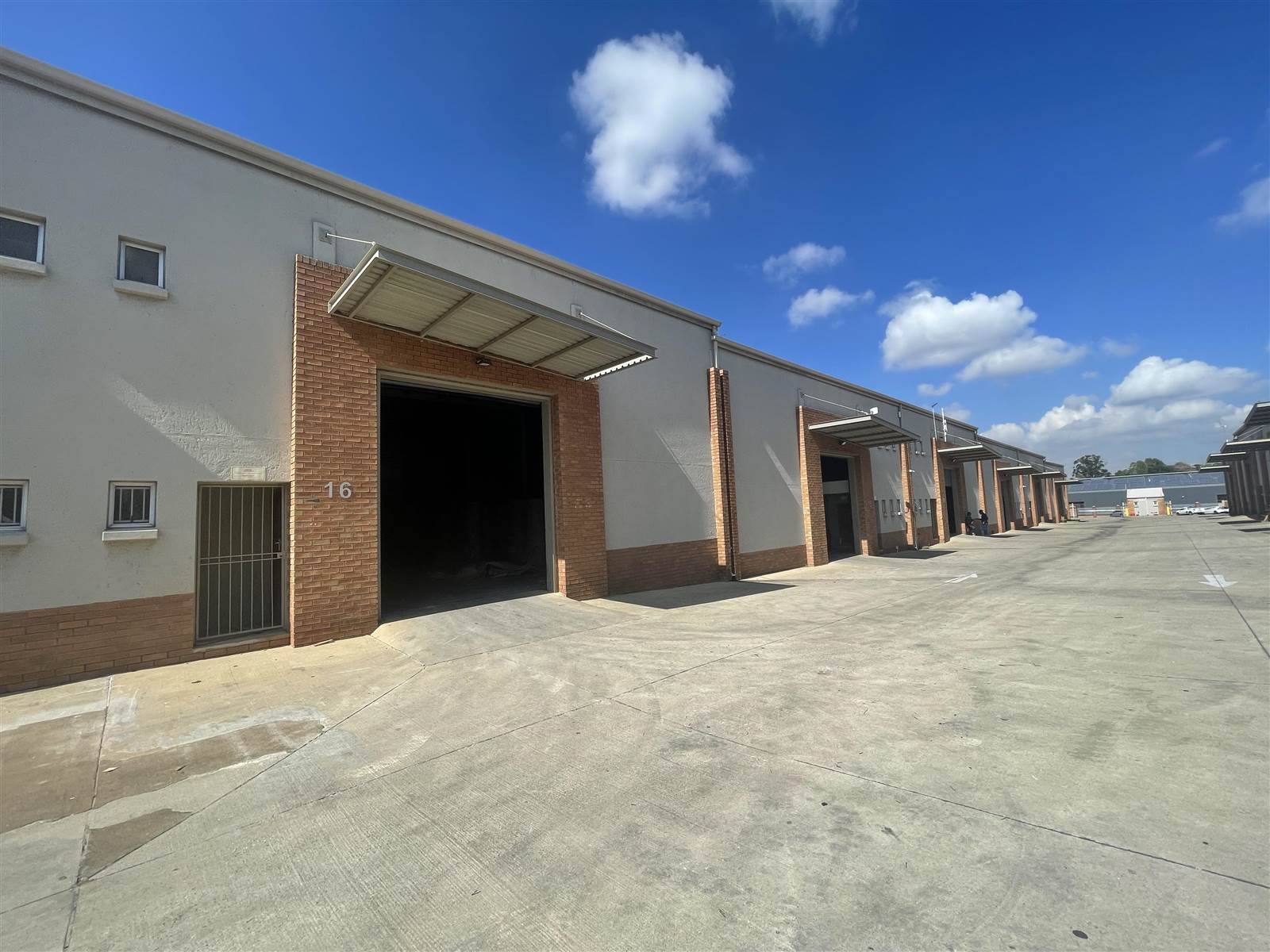 550  m² Industrial space in Stormill photo number 6