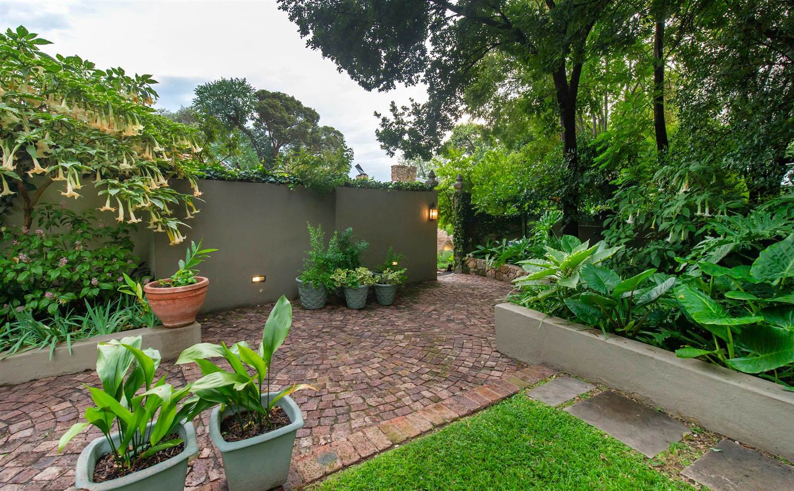 6 Bed House in Rivonia photo number 26