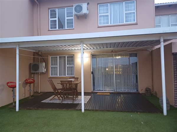 3 Bed Townhouse in Bluff