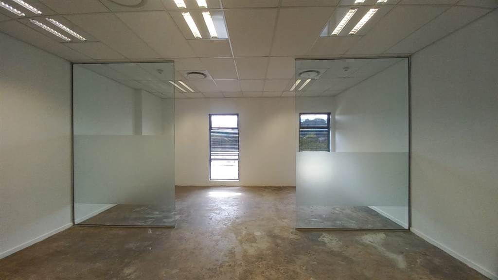 107  m² Commercial space in Lynnwood Manor photo number 9