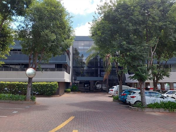 141  m² Commercial space