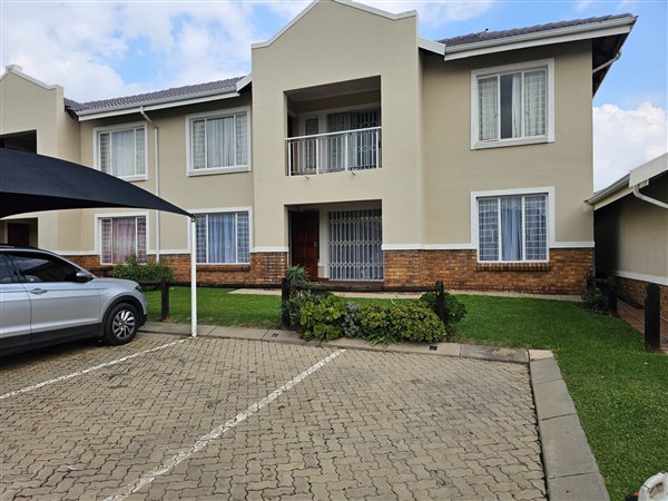 3 Bedroom Townhouse 3 Bedroom Townhouse