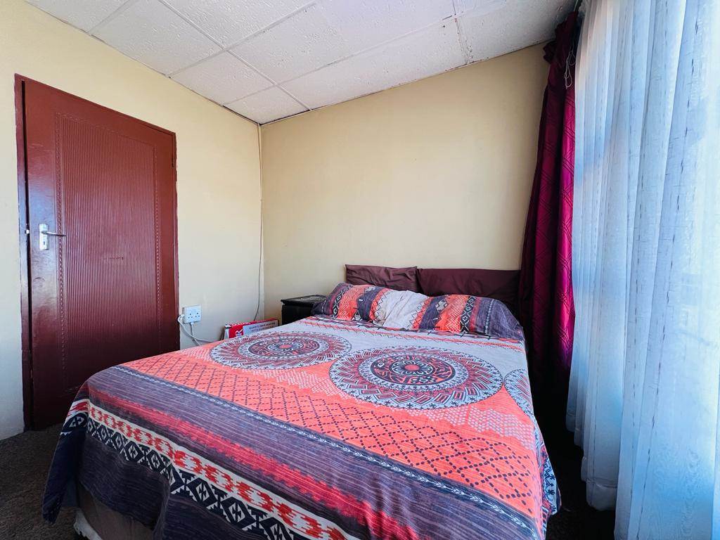 4 Bed House in Mamelodi photo number 11