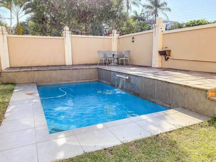 2 Bed Townhouse in Umhlanga Ridge photo number 2