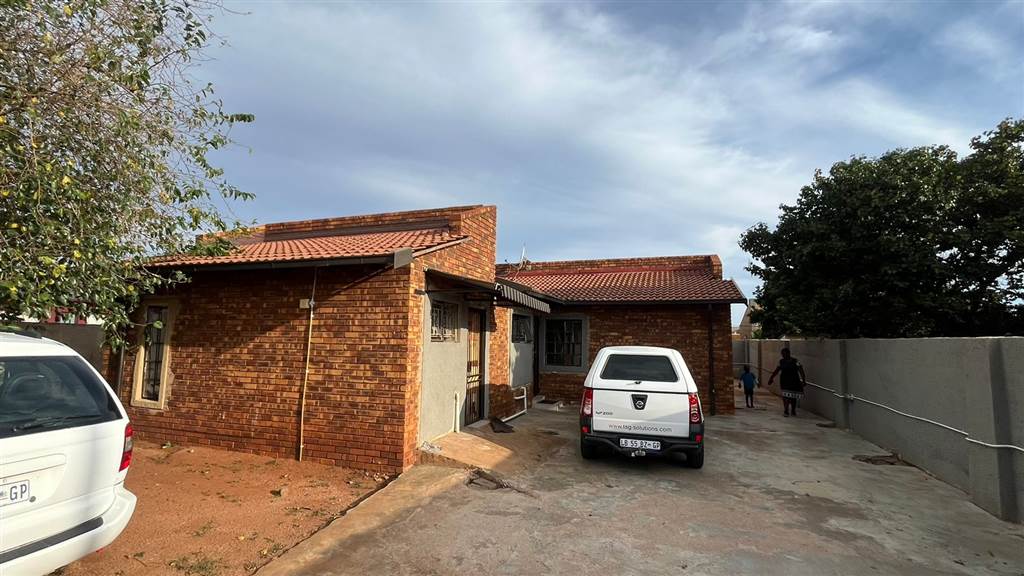 2 Bed House in Katlehong photo number 1