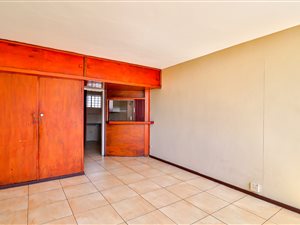 Bachelor apartment in Braamfontein
