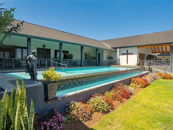 8 Bedroom House 8 Bedroom House