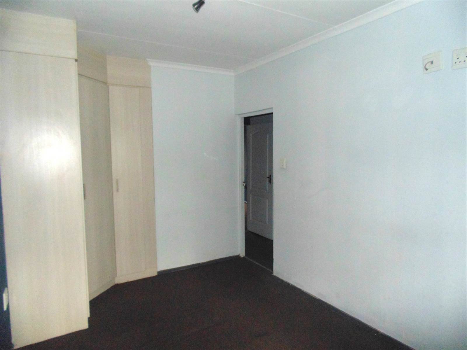 3 Bed Townhouse in Kimbult AH photo number 13
