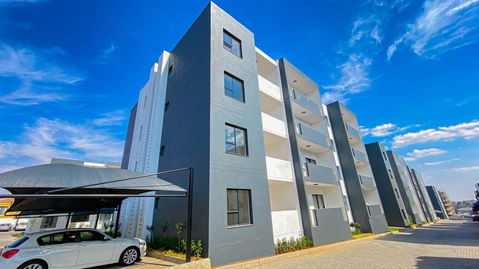 3 Bed Apartment in Kyalami photo number 3