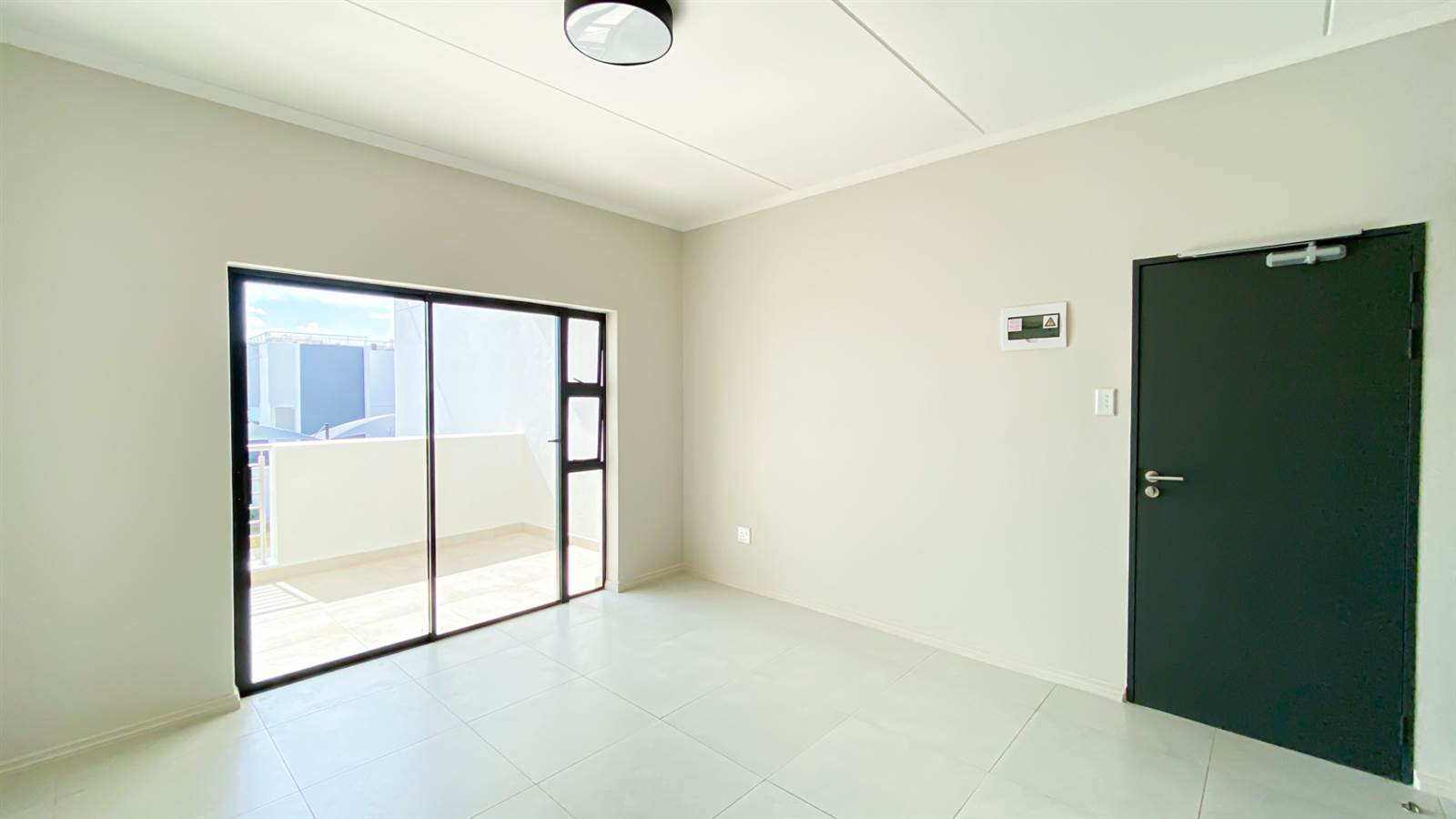 3 Bed Apartment in Kyalami photo number 14