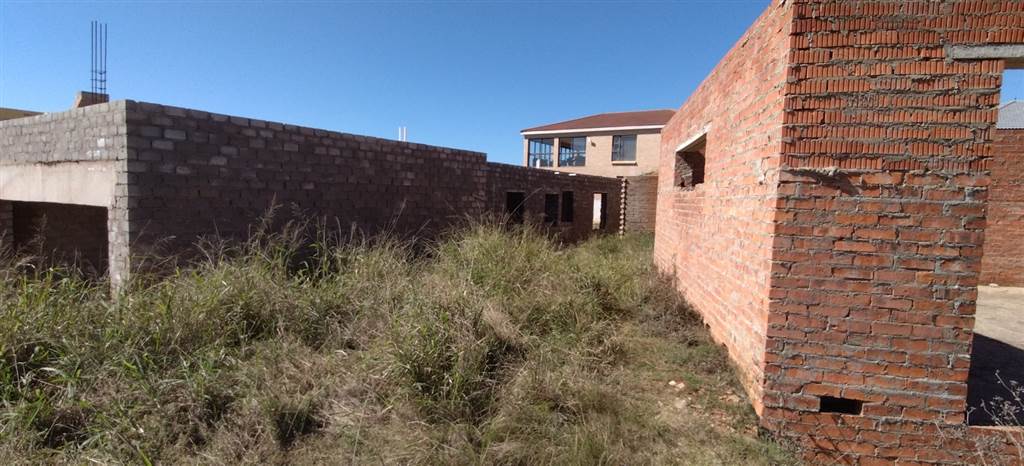 4 Bed House in Mossel Bay Ext 26 photo number 3