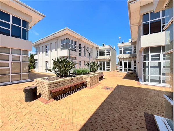 152  m² Commercial space in Fourways