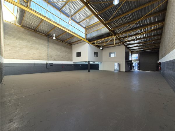580  m² Industrial space