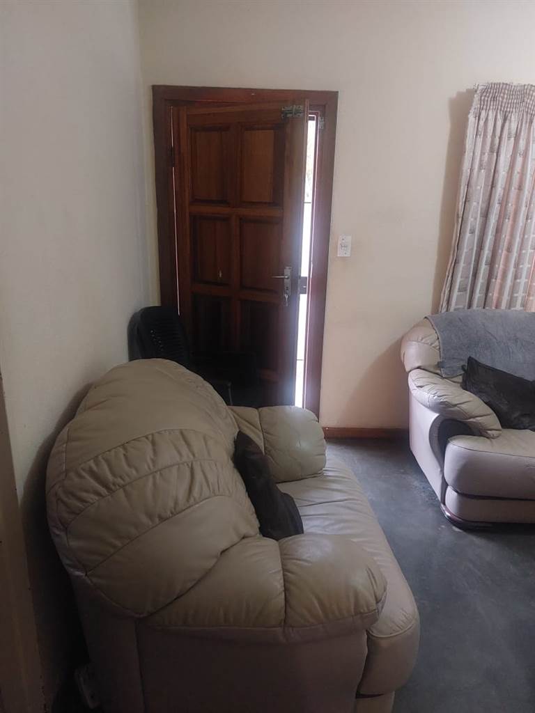 2 Bed House in Tzaneen photo number 8